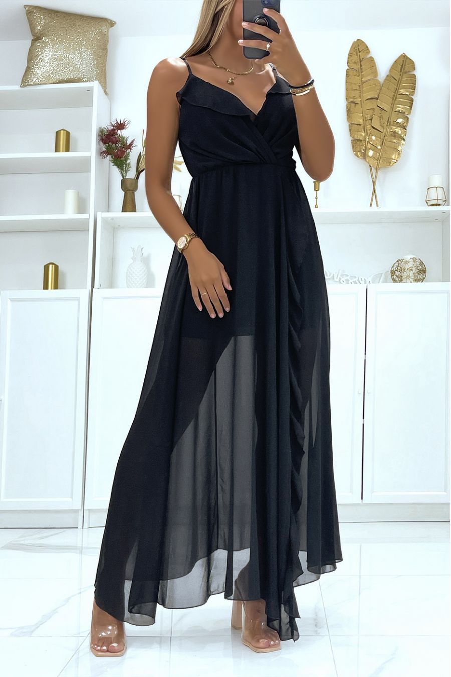 Robe Longue Noire Volants Cintr E La Taille En Voile Transparent