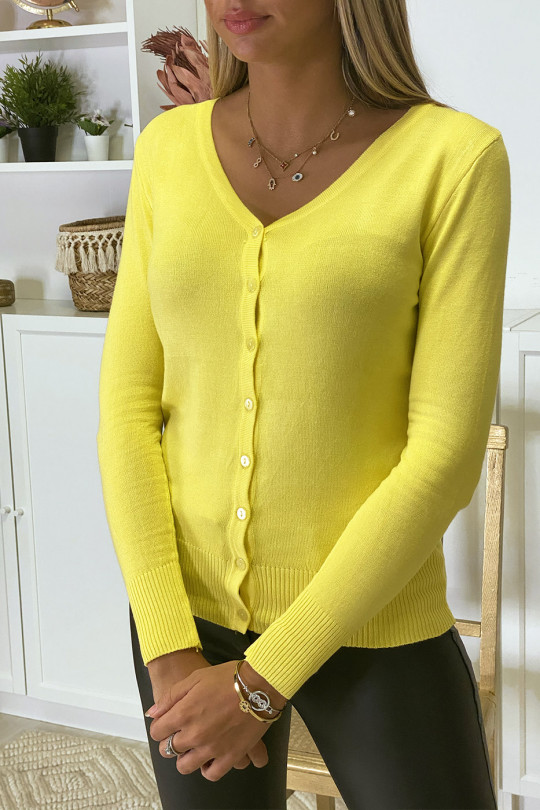 Gilet jaune en maille tricot très extensible et très doux. Gilet femme