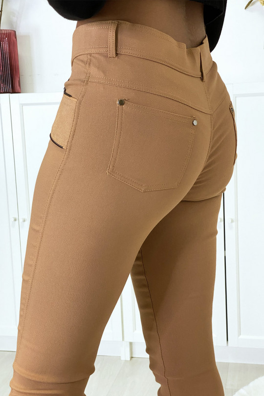 Pantalon slim camel en strech avec zip et suédine à l'avant - 6