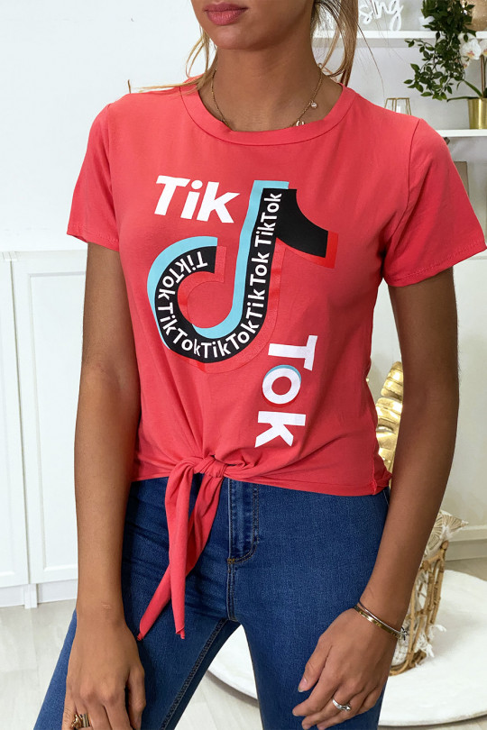 Tee shirt en coton fuchsia avec noeud et écriture TIKTOK - 1