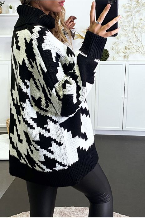 Gros pull over size noir col roulé motif vichy - 6