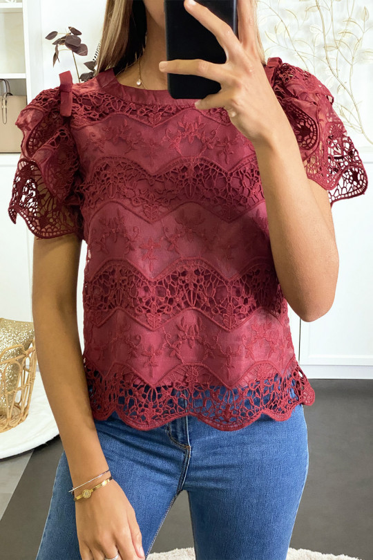 Burgundy top lined in lace and crochet with puffed sleeves. - 2