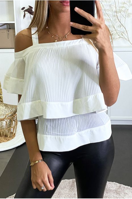 Blouse blanche plissée à col bardot et à volants. - 2