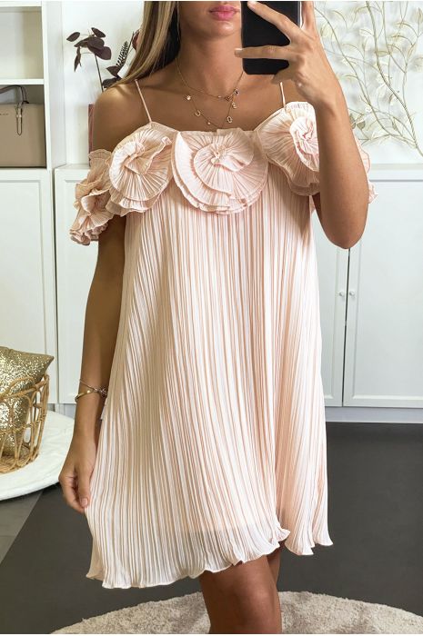 Jolie Robe rose plissée, coupe évasée et avec fleurs tout autour. - 1