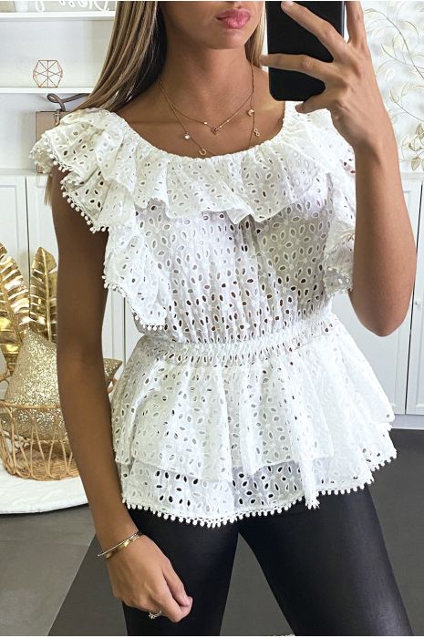 Blouse blanche en dentelle avec trou et volants - 2