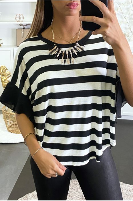 T-shirt oversize noir à rayure, manches en voilage et un collier pic. - 1