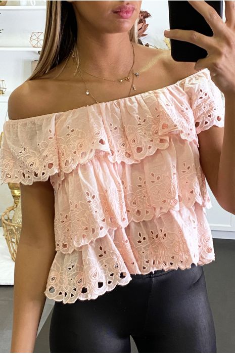 Blouse col bardot rose à volants brodés et à trou. - 2