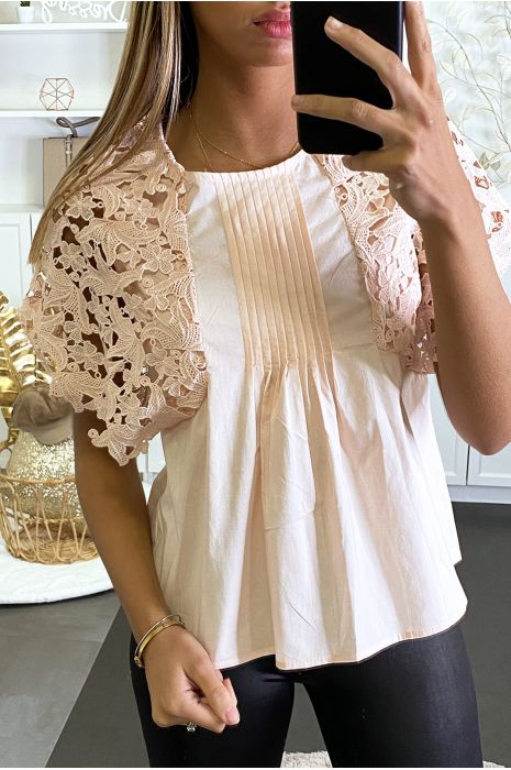 Blouse rose avec dentelle aux épaules - 1