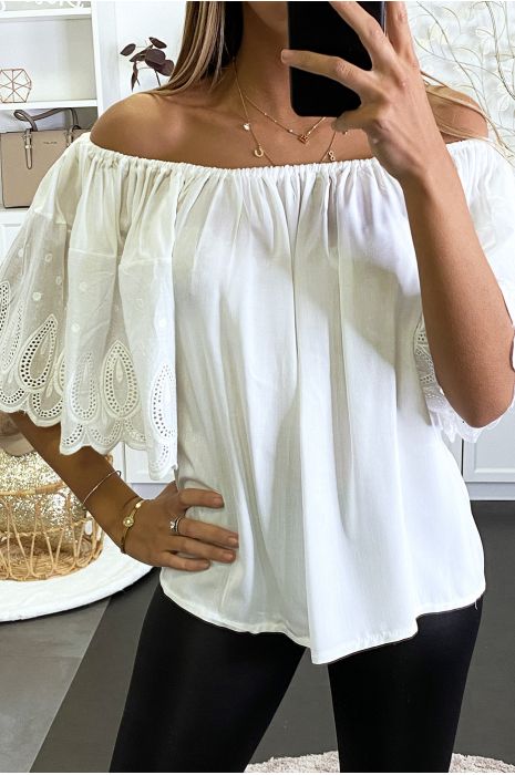 Blouse blanche col bateau avec brodé aux manches - 3