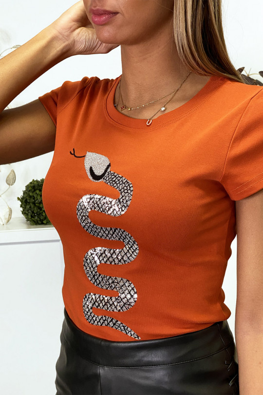 T-shirt cognac à motif serpent en sequin