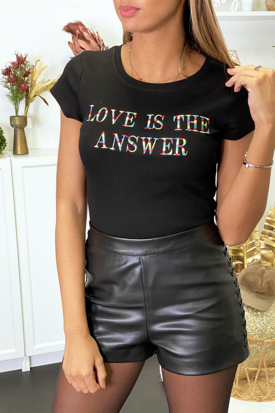 T-shirt noir à inscription "LOVE IS ANSWER"