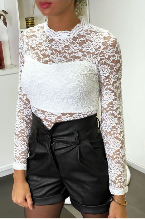 Haut blanc en dentelle doublé à la poitrine - 2