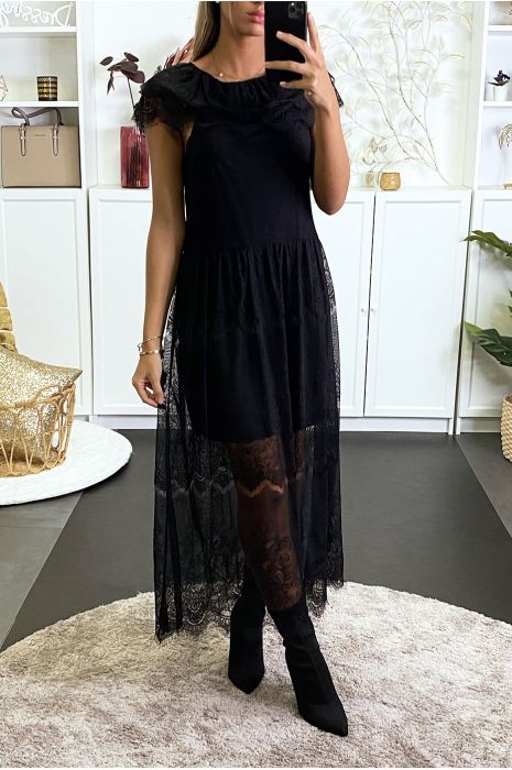 Longue robe en dentelle col bateau et doublé - 1