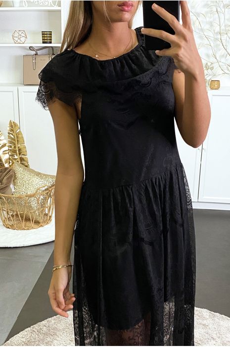 Longue robe en dentelle col bateau et doublé - 3