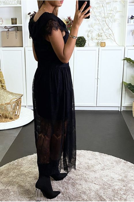 Longue robe en dentelle col bateau et doublé - 4