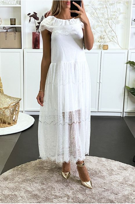 Longue robe blanche en dentelle col bateau et doublé - 1