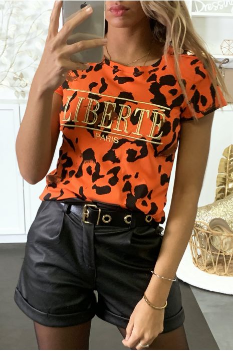 T-shirt motif léopard orange avec écriture LIBERTE brodé en doré - 1