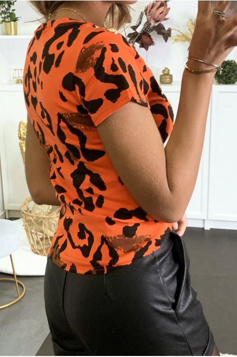 T-shirt motif léopard orange avec écriture LIBERTE brodé en doré - 4