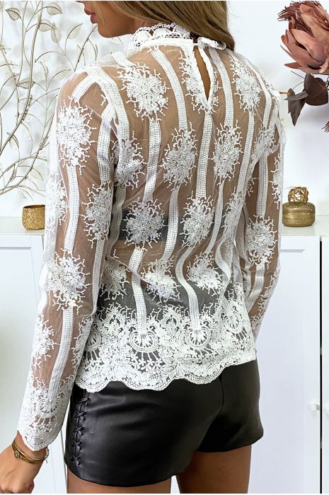 Haut blanc transparent avec joli motif brodé et dentelle - 5
