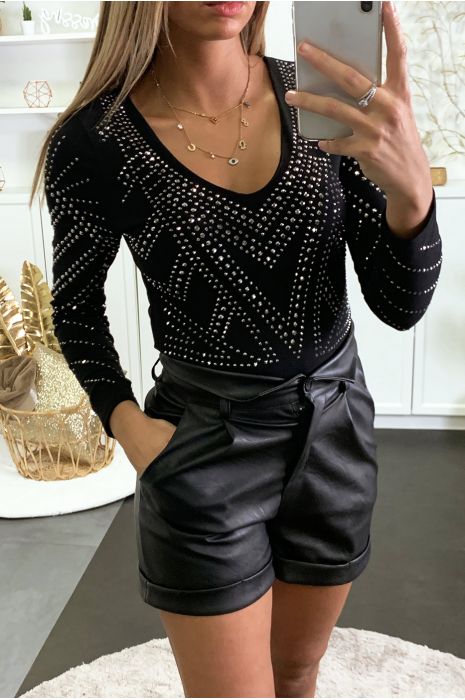 Top noir col V ornée de strass - 4