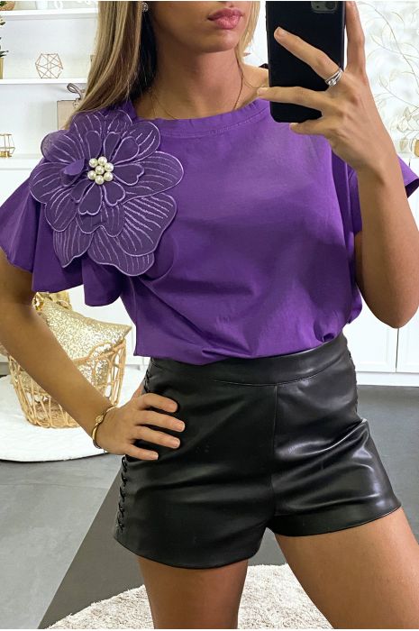 T-shirt lila avec accessoire fleur perlé sur le côté - 3
