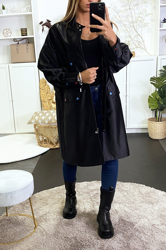 Longue veste noir effet brillant avec boutons et couture coloré - 1