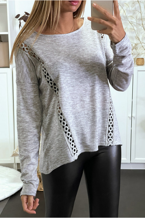 Pull gris chiné à broderie sur les côtés. - 1
