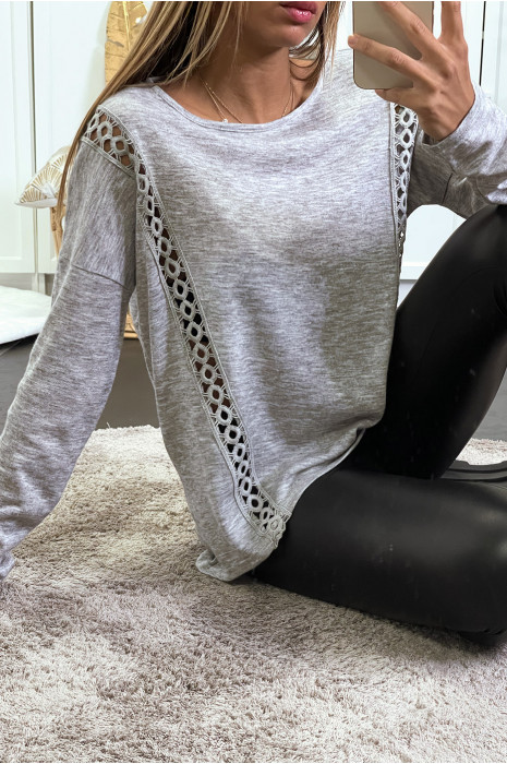 Pull gris chiné à broderie sur les côtés. - 3