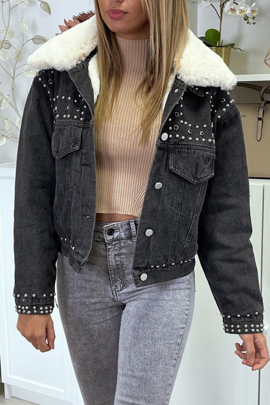 denim jacket with beige faux fur lining 