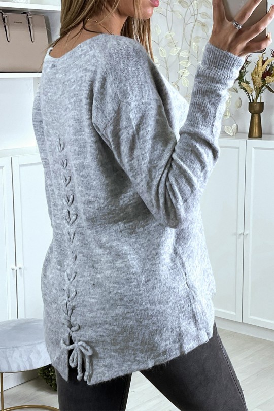 Drop and very soft sweater in gray V-neck with braid on the back - 1
