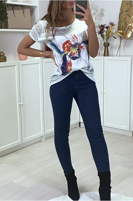 Fluid blue t-shirt with drawing and lace shoulders - 4