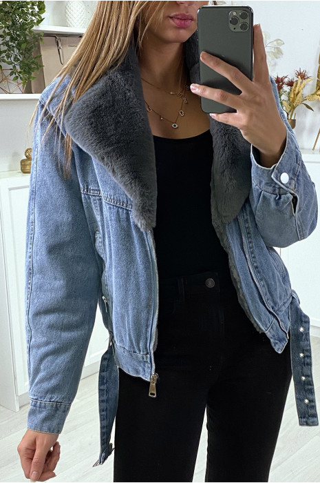 Veste en jean bleu avec col en fausse fourrure grise - 1