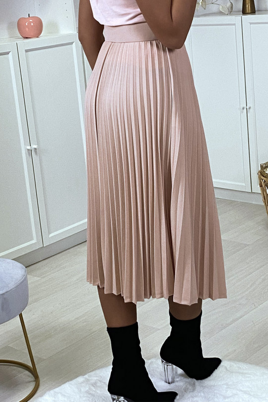 Mid-length pink pleated skirt with belt - 5