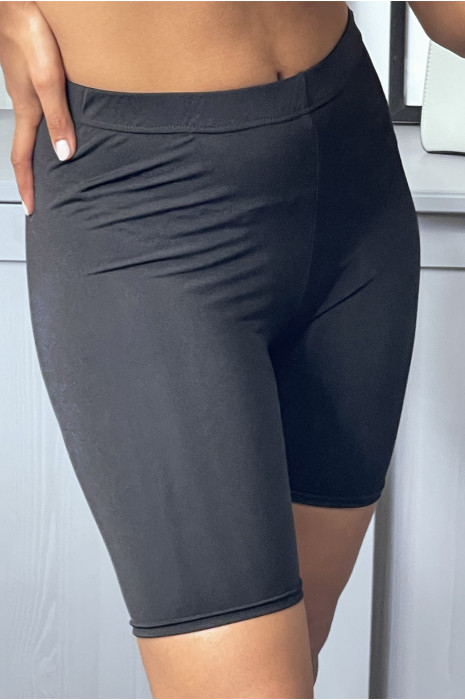 Cycliste femme en noir - 4