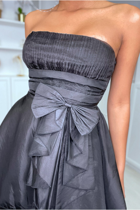 Robe de soirée noire avec plis et volant - 3