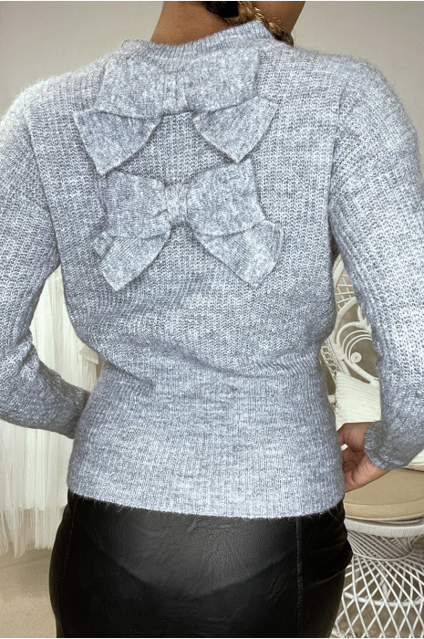 Pull gris avec forme papillon au dos - 1