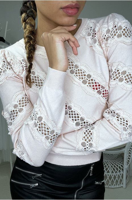 Roze sweater met kanten inzetstuk - 1