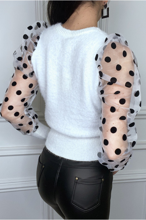 Pull blanc duveteux à manche plumetis en tulle