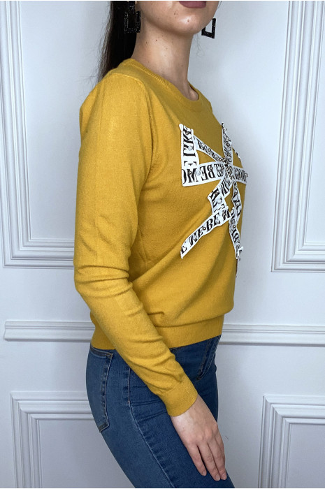 Pull moutarde à empiècement et strass - 1