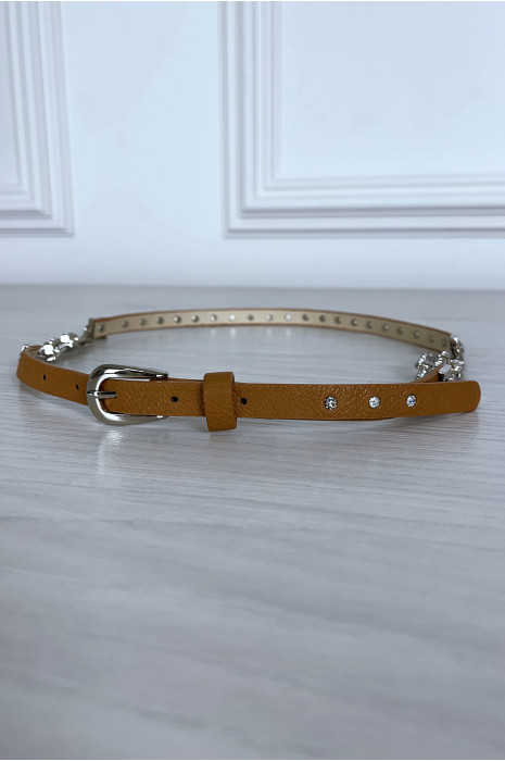 Dunne camel riem met accessoire en strass steentjes - 3