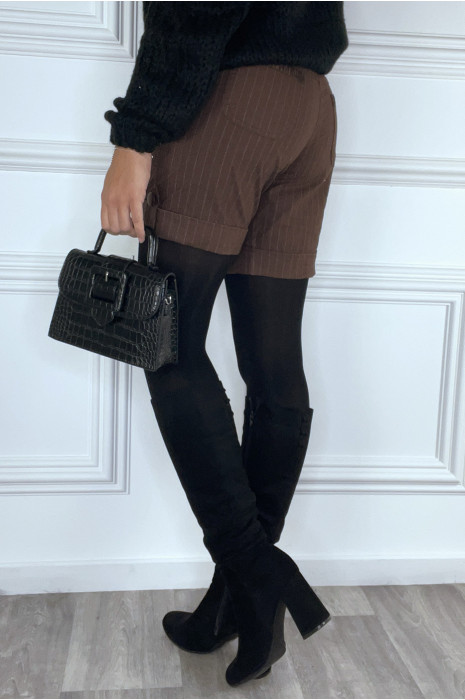 Short à rayure marron avec boutons et ceinture en satin - 5