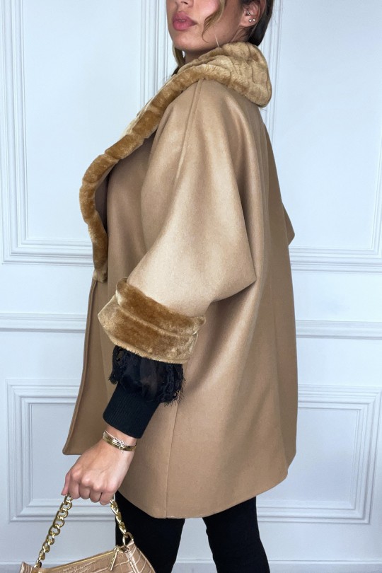 Manteau camel style cape avec fausse fourrure - 4