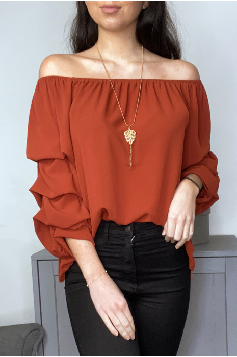 Blouse froncée cognac à col bateau avec collier - 5