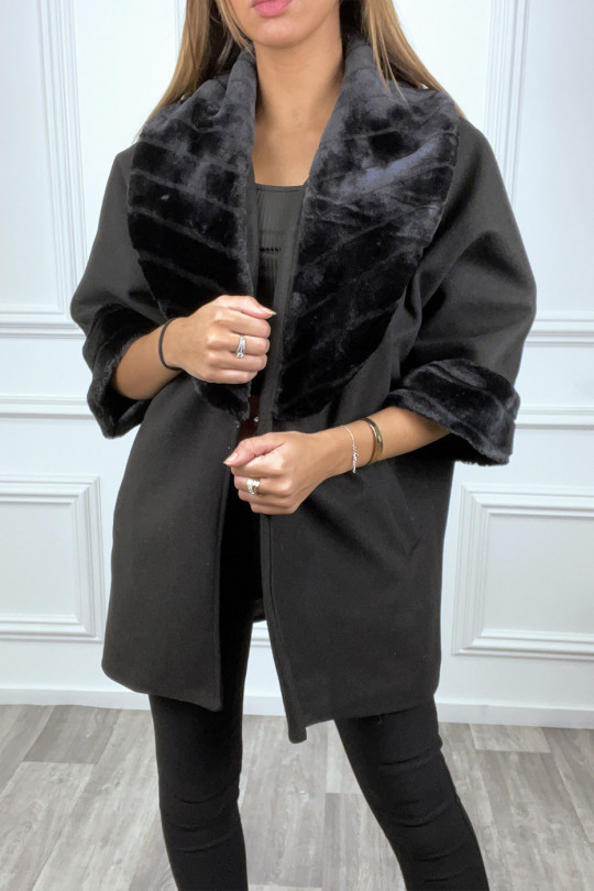Manteau noir style cape avec fausse fourrure - 4