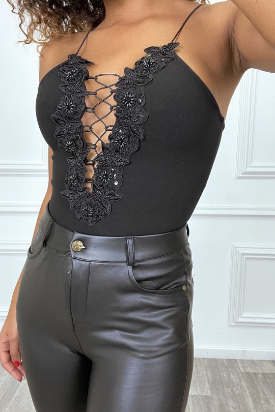 Black bodysuit with thin straps and lace flowers - 2