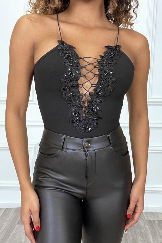 Black bodysuit with thin straps and lace flowers - 3