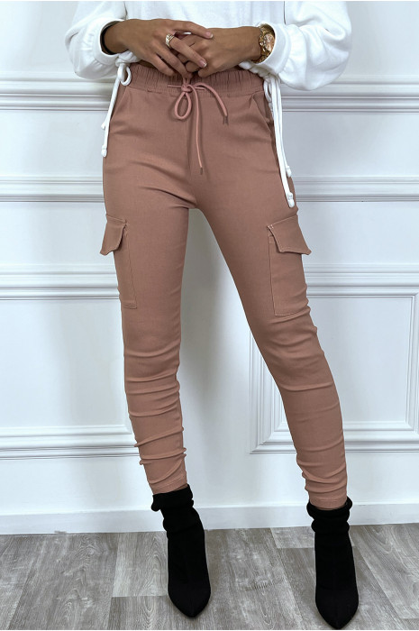 Pantalon cargo rose avec poches et cordon à la taille - 2