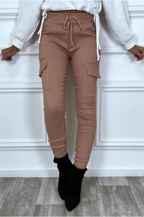 Pantalon cargo rose avec poches et cordon à la taille - 3