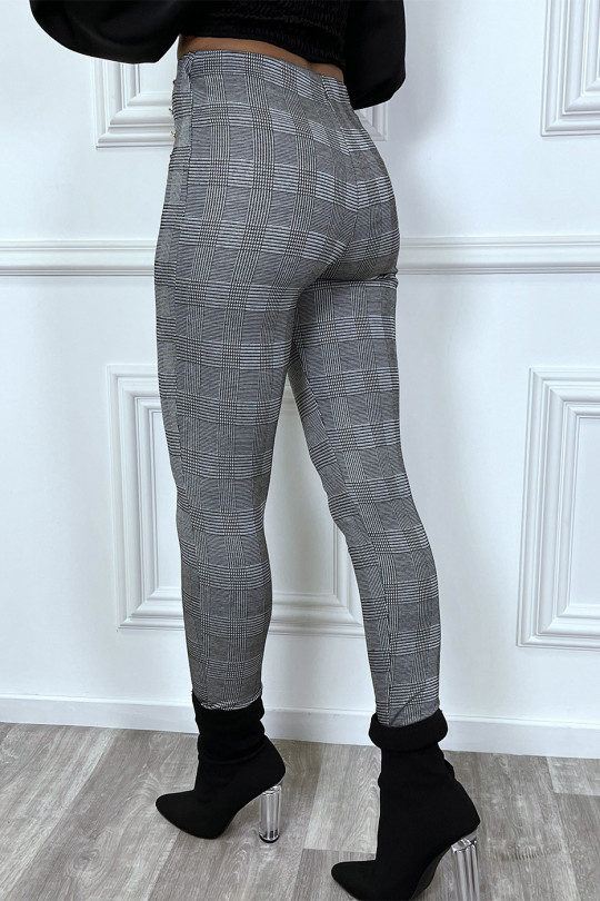 Pantalon gris à carreaux boutonné en haut