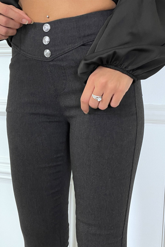 Pantalon slim noir avec 3 boutons et poches